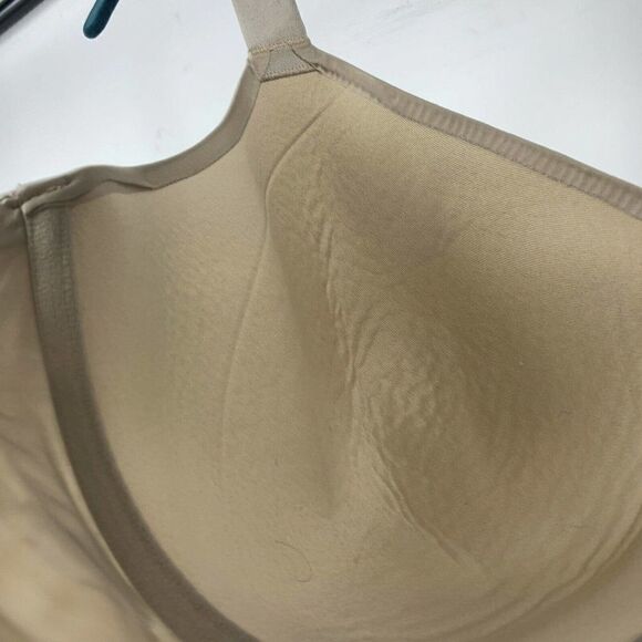 Vanity Fair Nearly Invisible Underwire Bra 40D - Picture 7 of 8